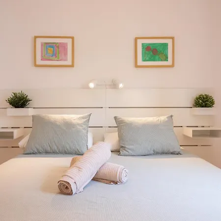 2 Bedroom Virgen De Begona * Siviglia