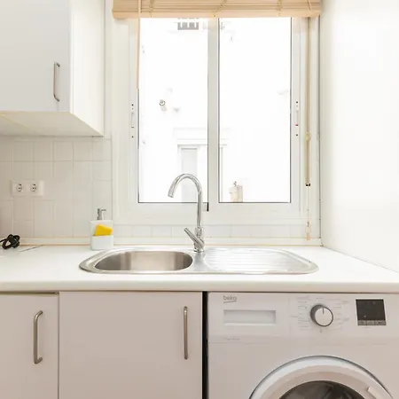 2 Bedroom Virgen De Begona 塞维利亚