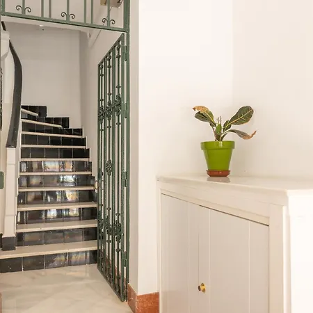 2 Bedroom Virgen De Begona 塞维利亚