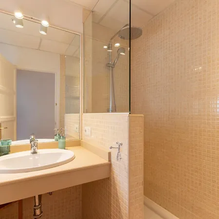 2 Bedroom Virgen De Begona * 塞维利亚